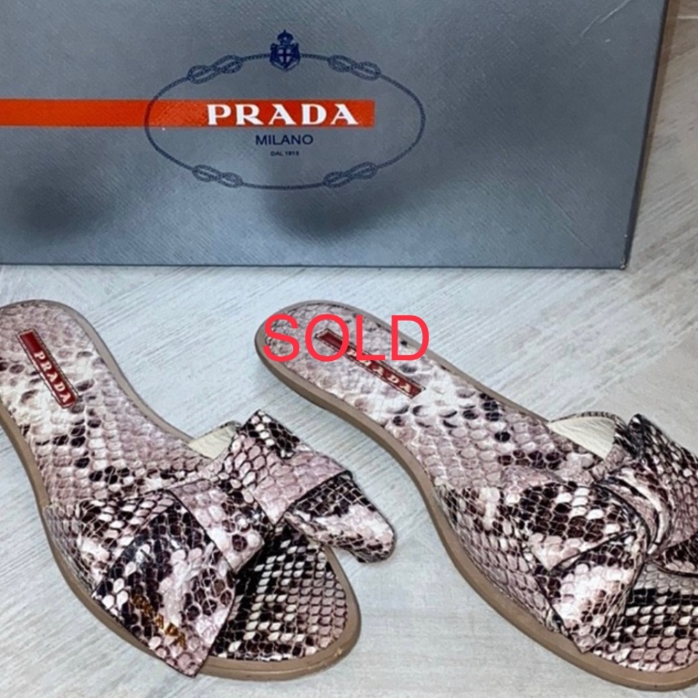Prada Shoes Size Euro35 Orginal  Flat Python color